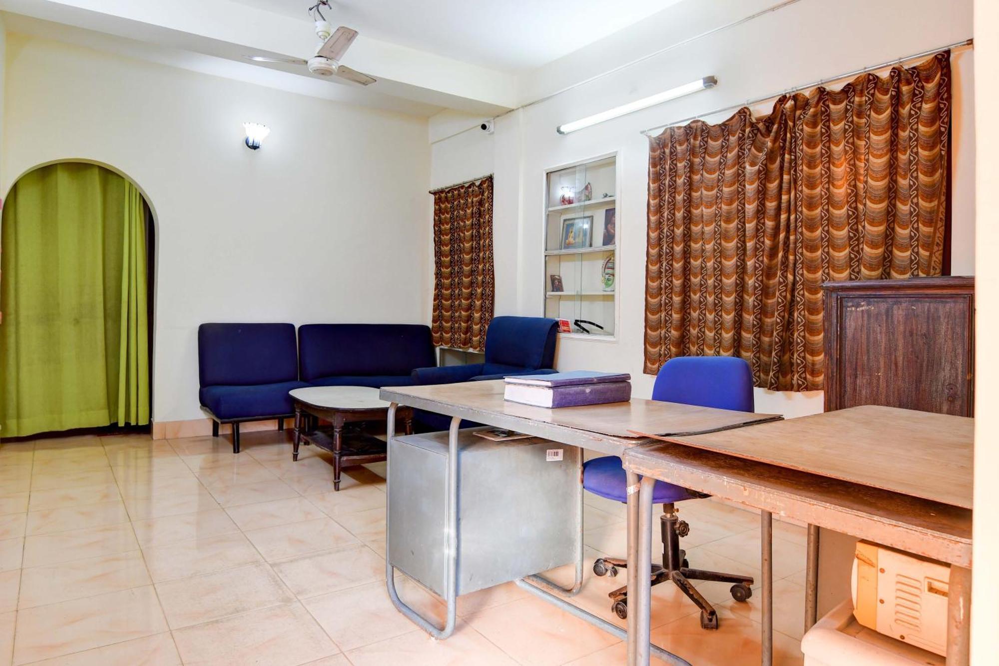 Oyo Simplex Guest House Behala Kolkata Exterior photo