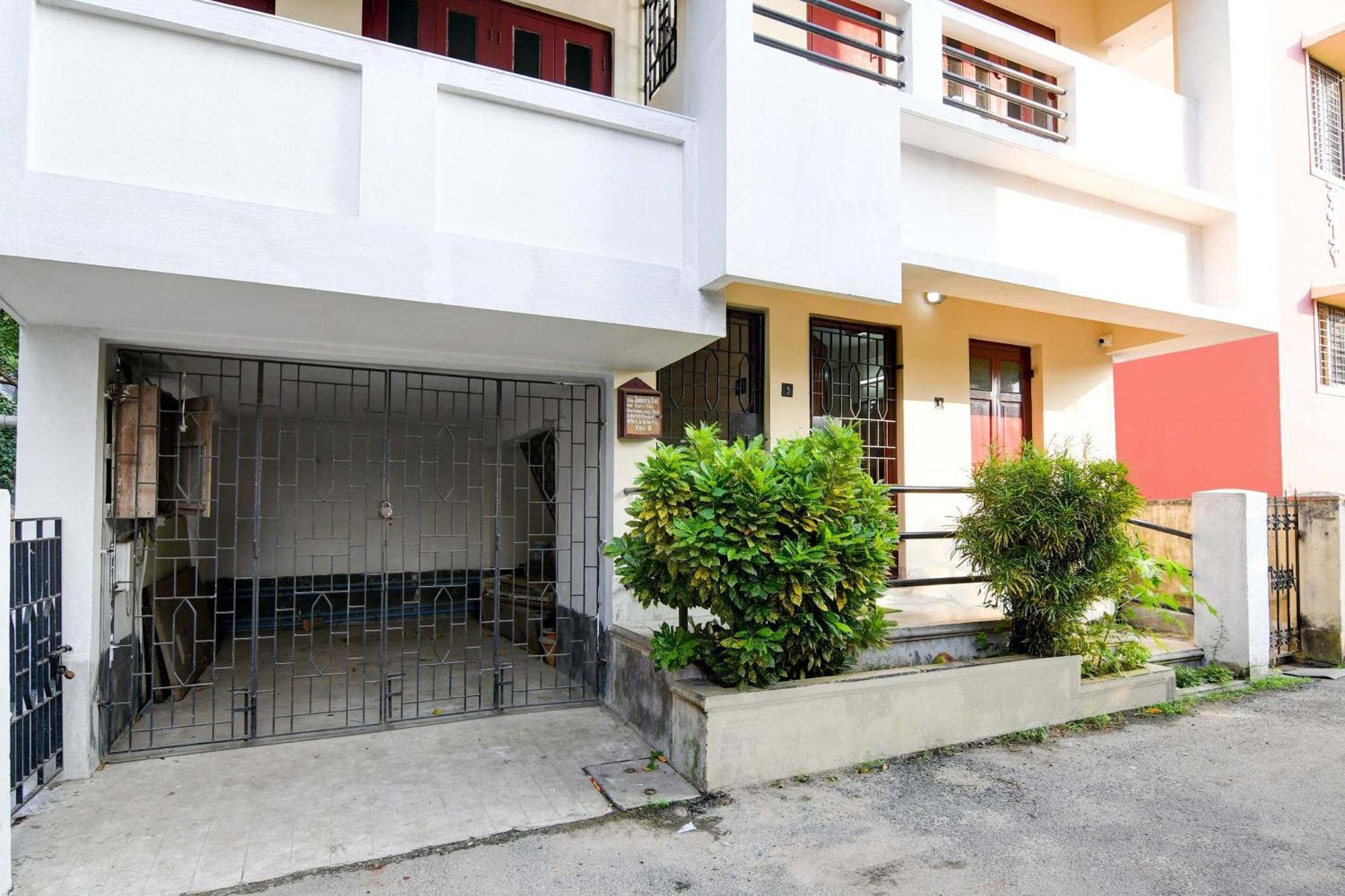 Oyo Simplex Guest House Behala Kolkata Exterior photo
