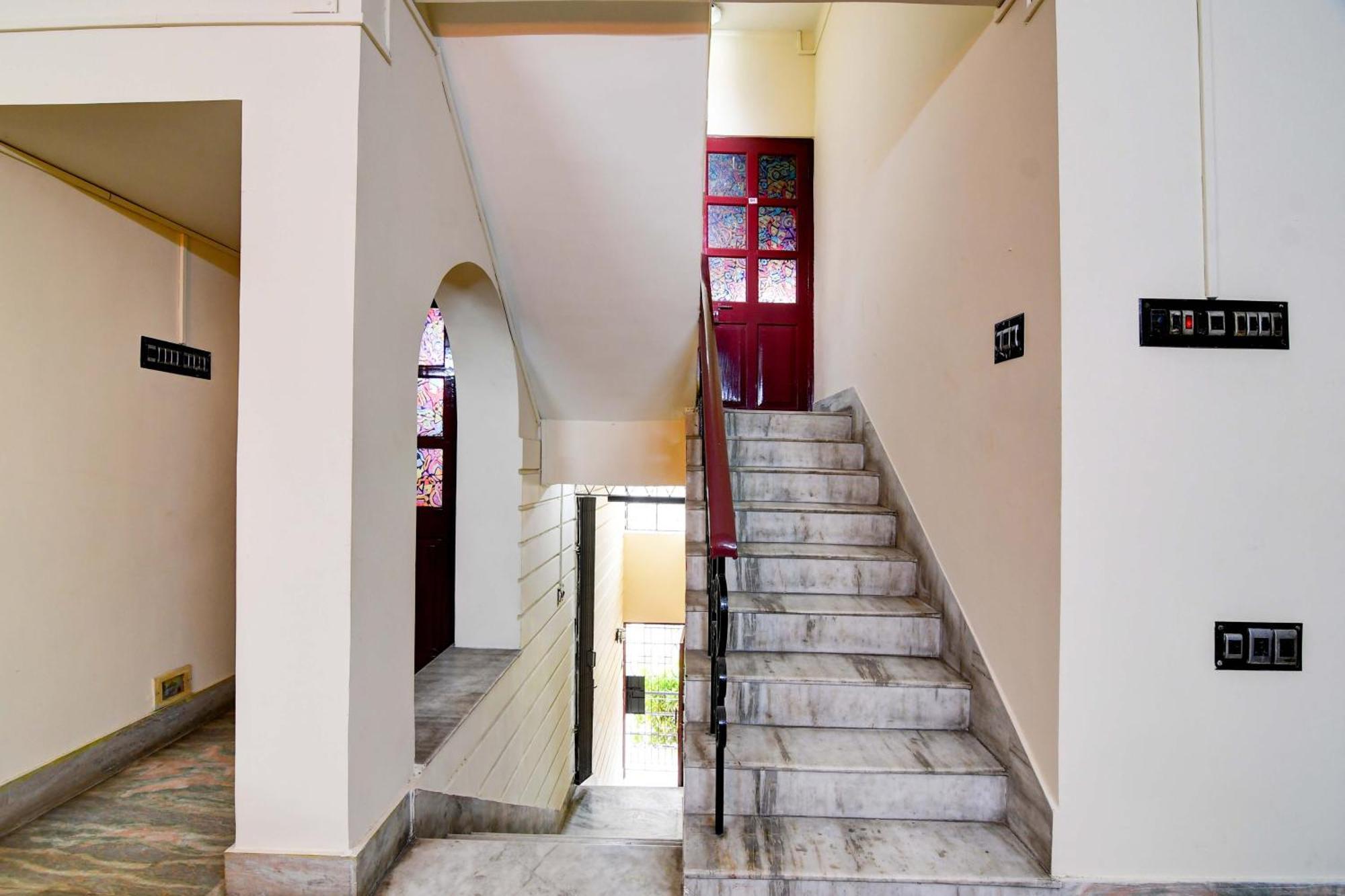 Oyo Simplex Guest House Behala Kolkata Exterior photo