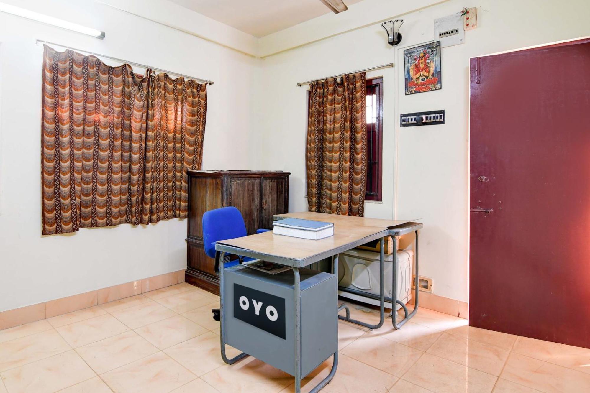 Oyo Simplex Guest House Behala Kolkata Exterior photo