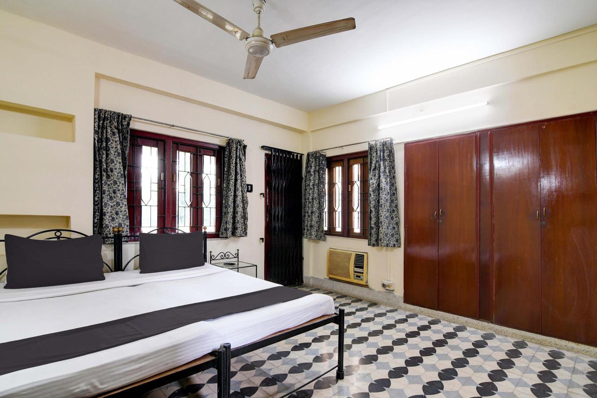 Oyo Simplex Guest House Behala Kolkata Exterior photo